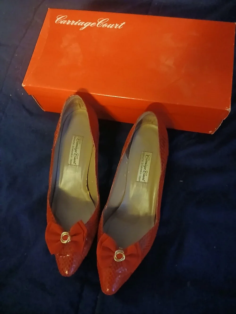 Red Snake Skin Bow Tie Kitten Heel Heels Size 8.5